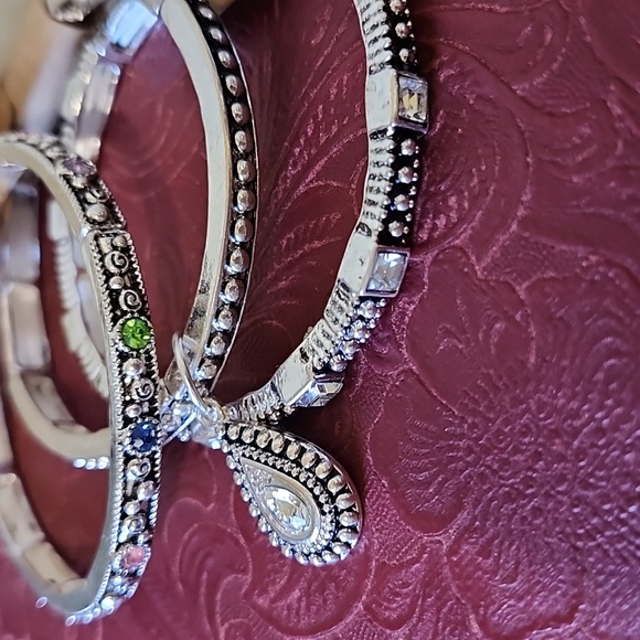 Western Set Of Three Bling Bracelets NWT - Picture 2 of 6